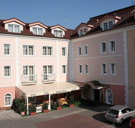 פזינוק Hotel Tilia מראה חיצוני תמונה