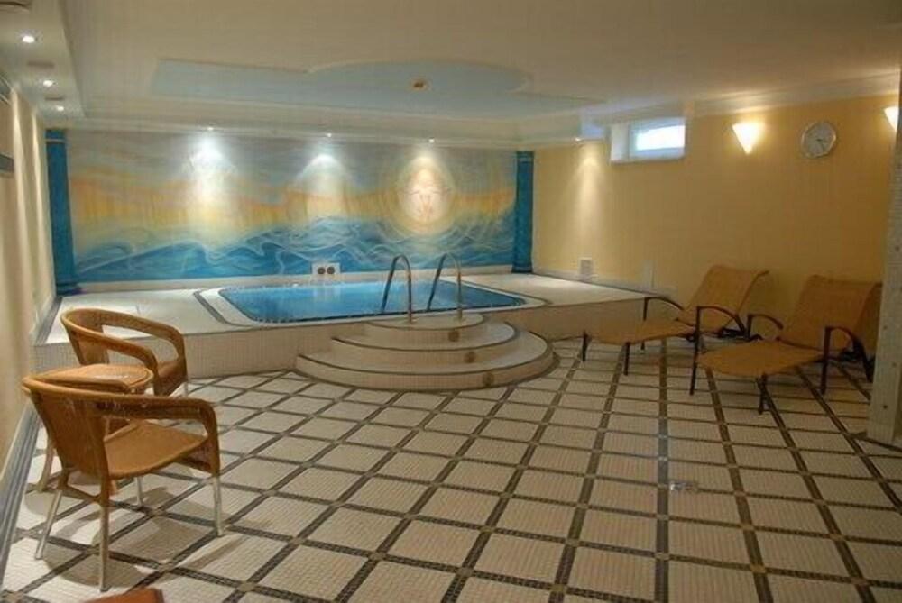 פזינוק Hotel Tilia מראה חיצוני תמונה