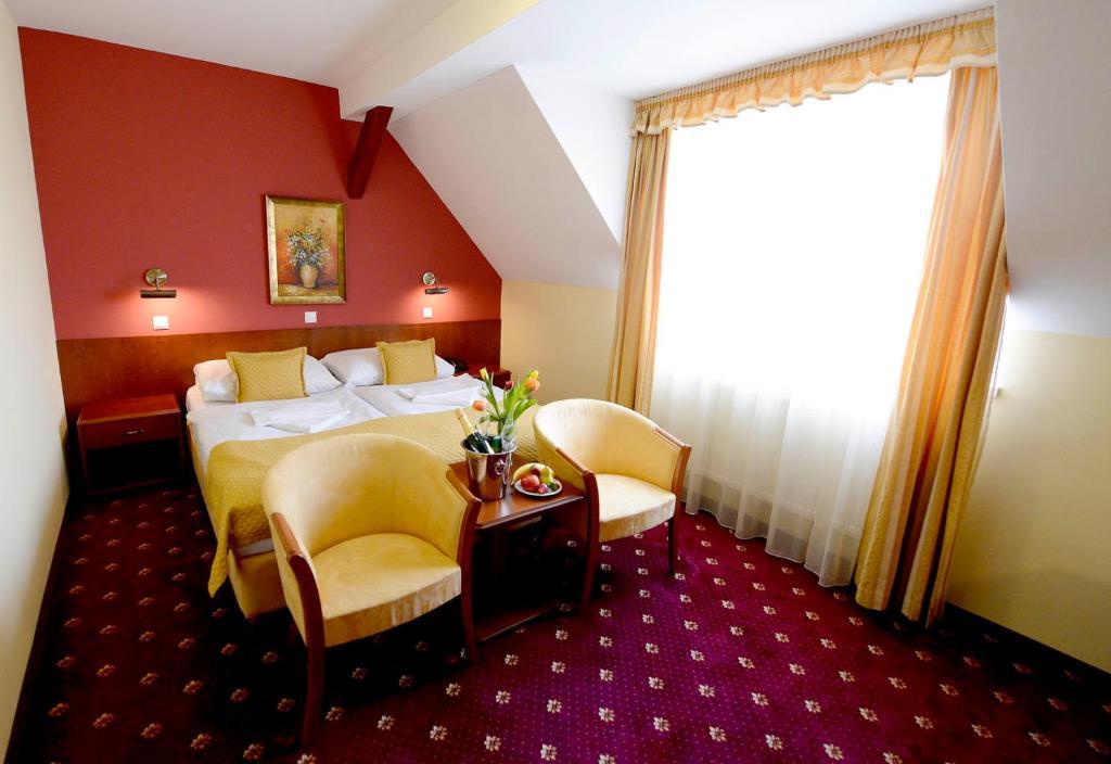 פזינוק Hotel Tilia מראה חיצוני תמונה