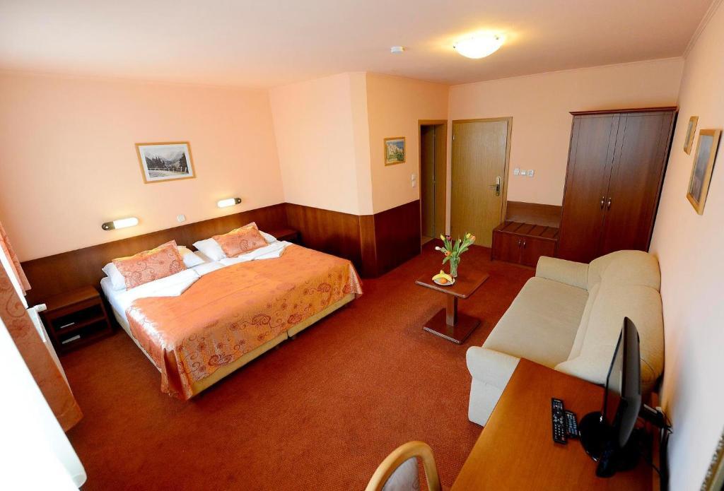 פזינוק Hotel Tilia מראה חיצוני תמונה