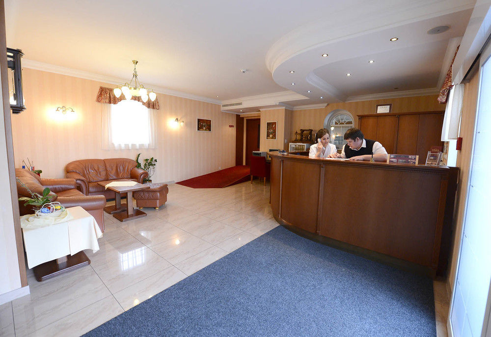 פזינוק Hotel Tilia מראה חיצוני תמונה