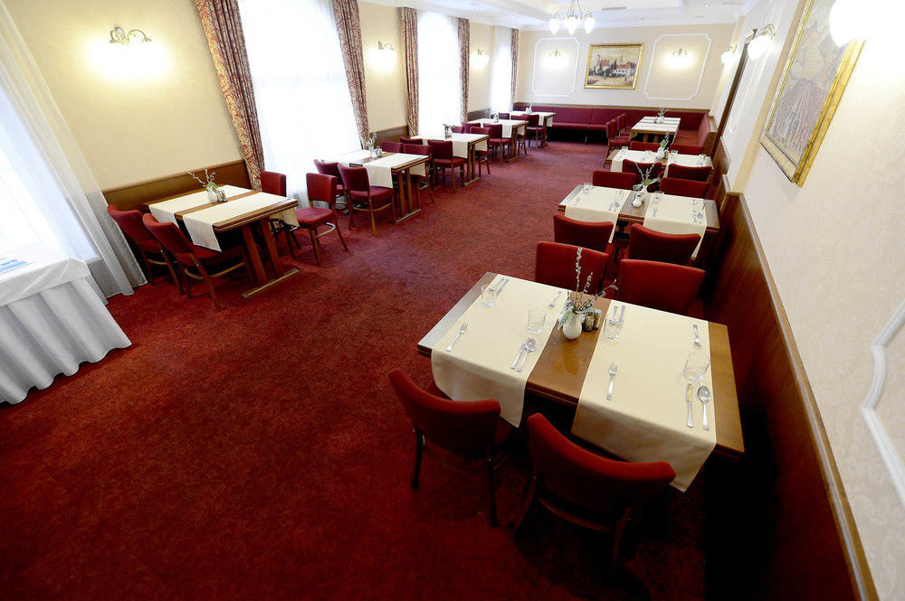 פזינוק Hotel Tilia מראה חיצוני תמונה