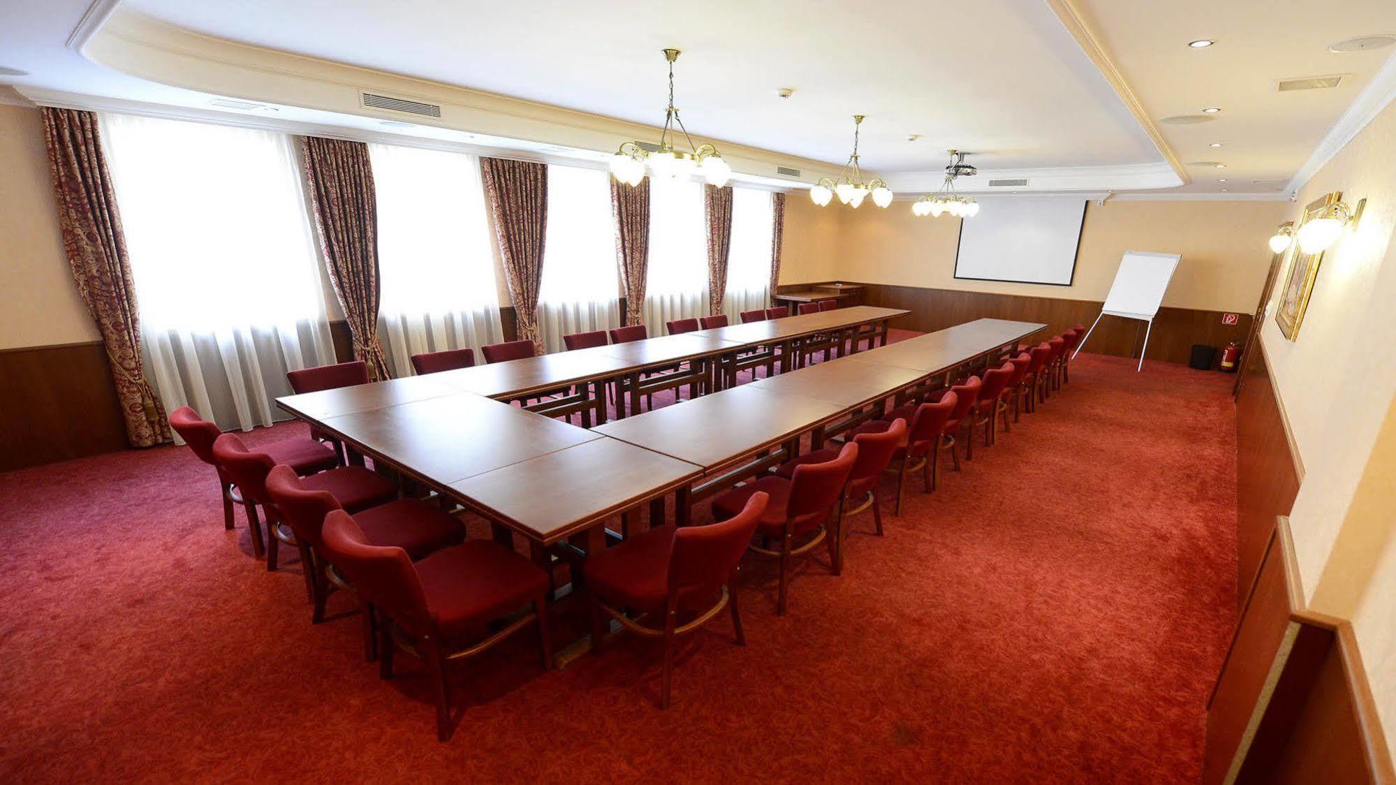 פזינוק Hotel Tilia מראה חיצוני תמונה